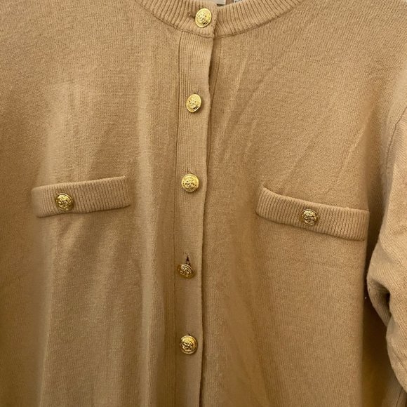 Kerri N Kelsey beige golden buttons knit cardigan size Medium - Picture 2 of 5